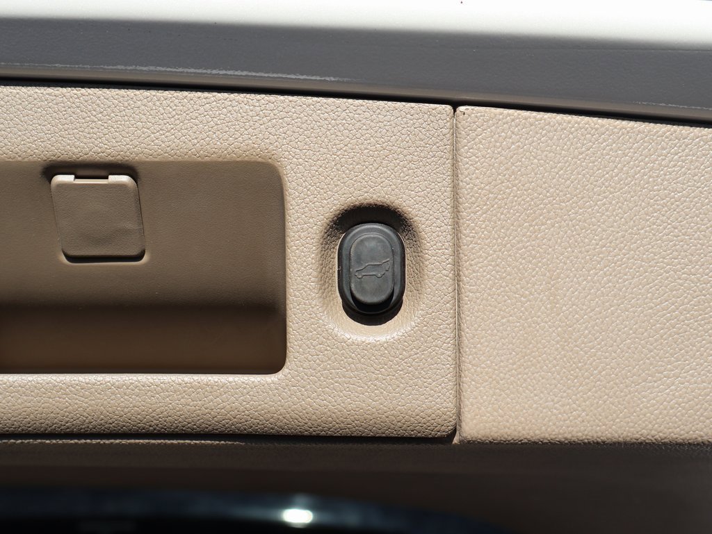 Used 2017 Chevrolet Tahoe Premier image 18