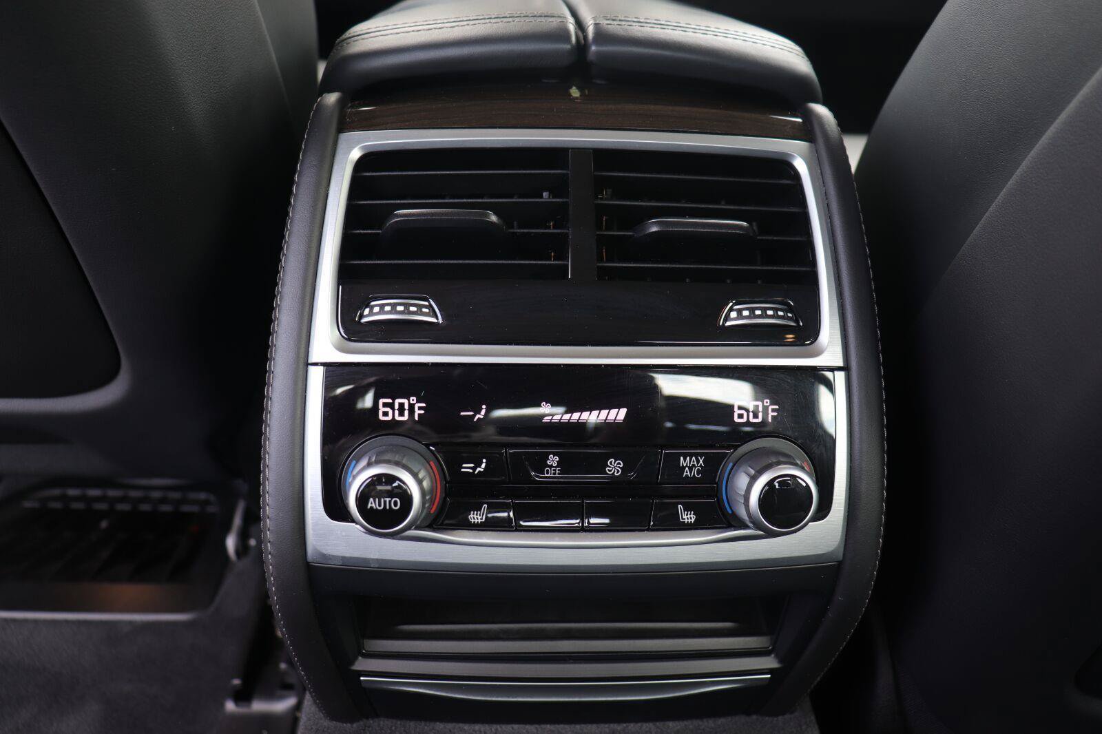 Used 2020 BMW 740i RWD image 20