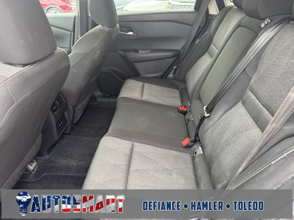 Used 2025 Nissan Rogue SV image 24