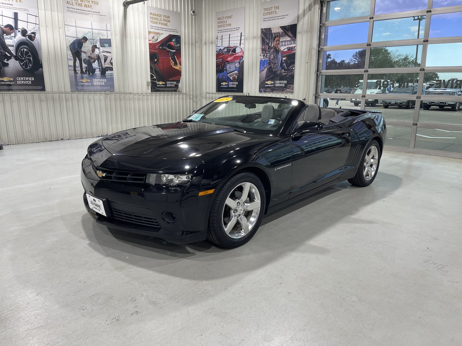 Used 2015 Chevrolet Camaro LT RWD image 12