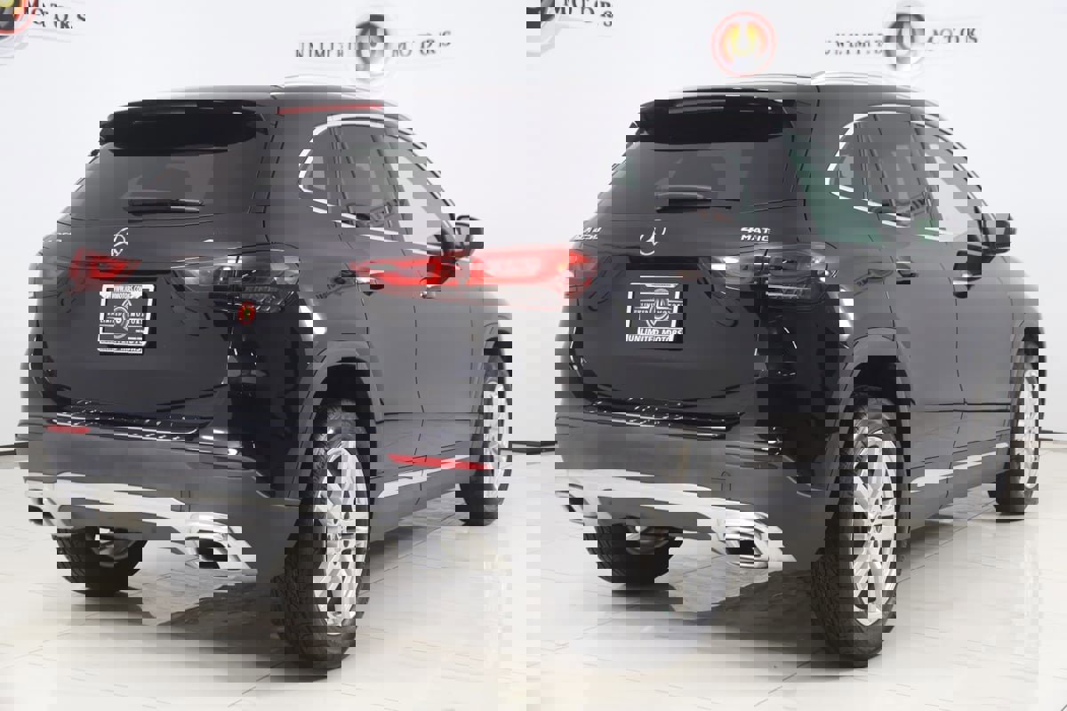 Used 2022 Mercedes-Benz GLA 250 4MATIC image 3