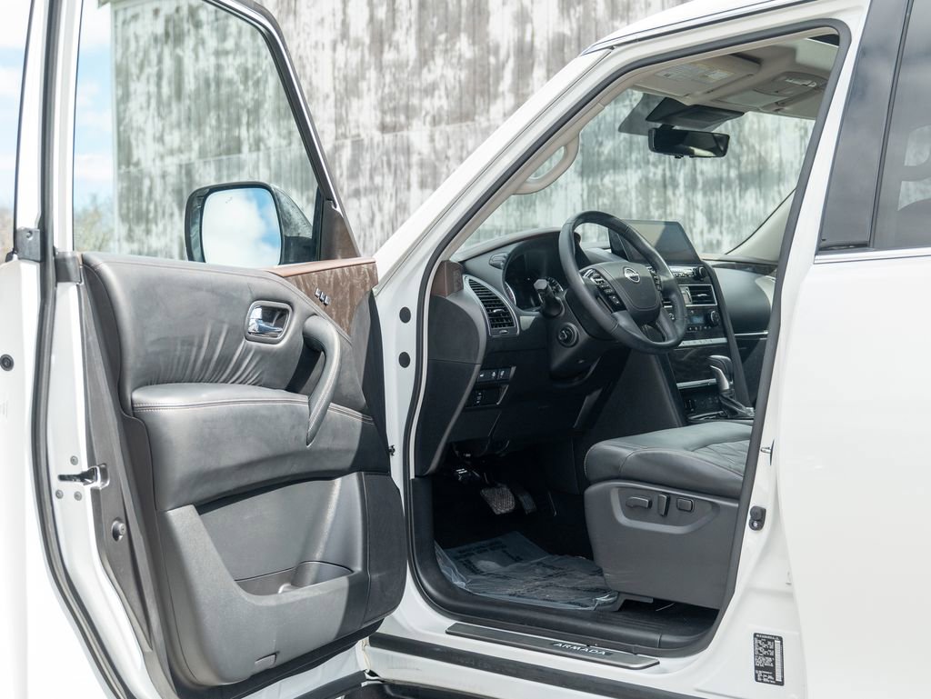 Used 2024 Nissan Armada Platinum w/ Captain's Chairs Package AWD/4WD image 11
