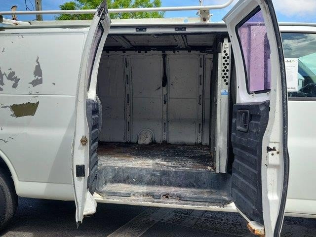 Used 2006 Chevrolet Express 2500 Extended w/ Power and Light Package RWD image 9
