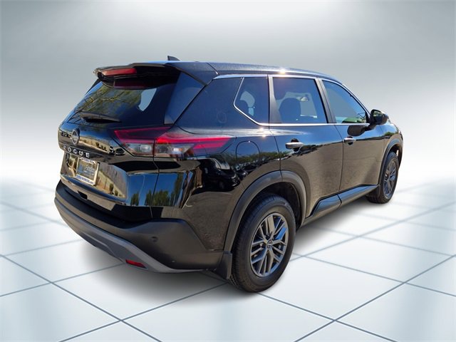 Used 2023 Nissan Rogue S image 4