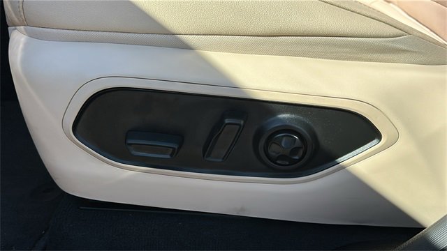 Used 2023 Jeep Grand Cherokee 4WD 4xe image 12