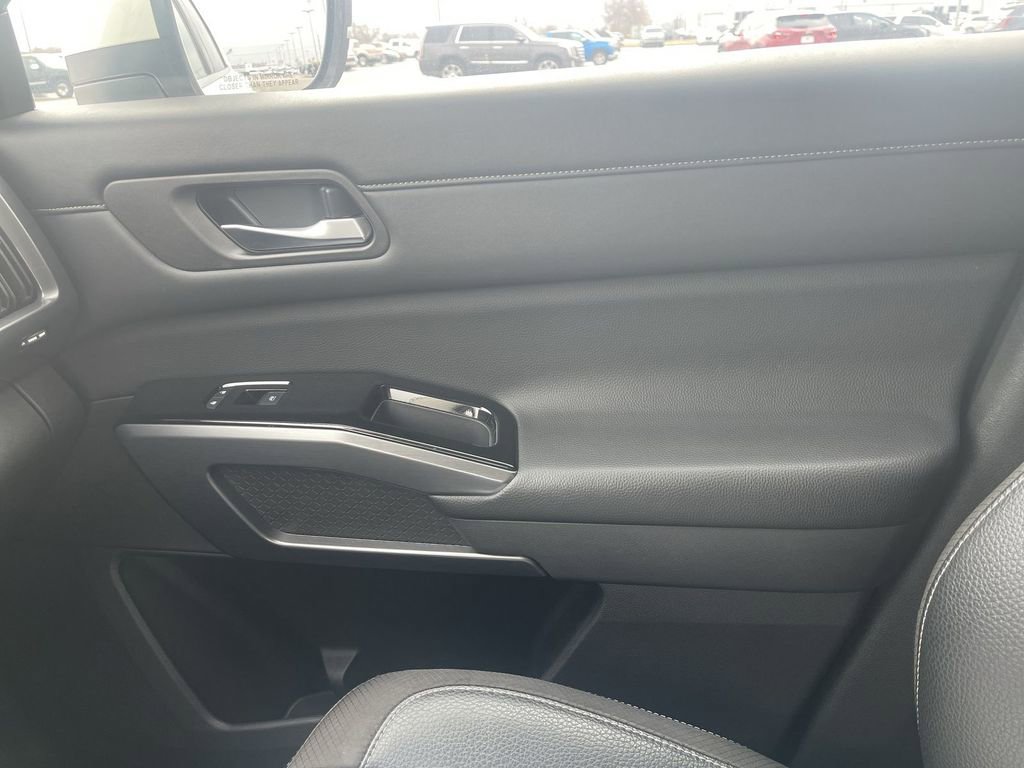 Used 2023 Nissan Pathfinder SL image 31