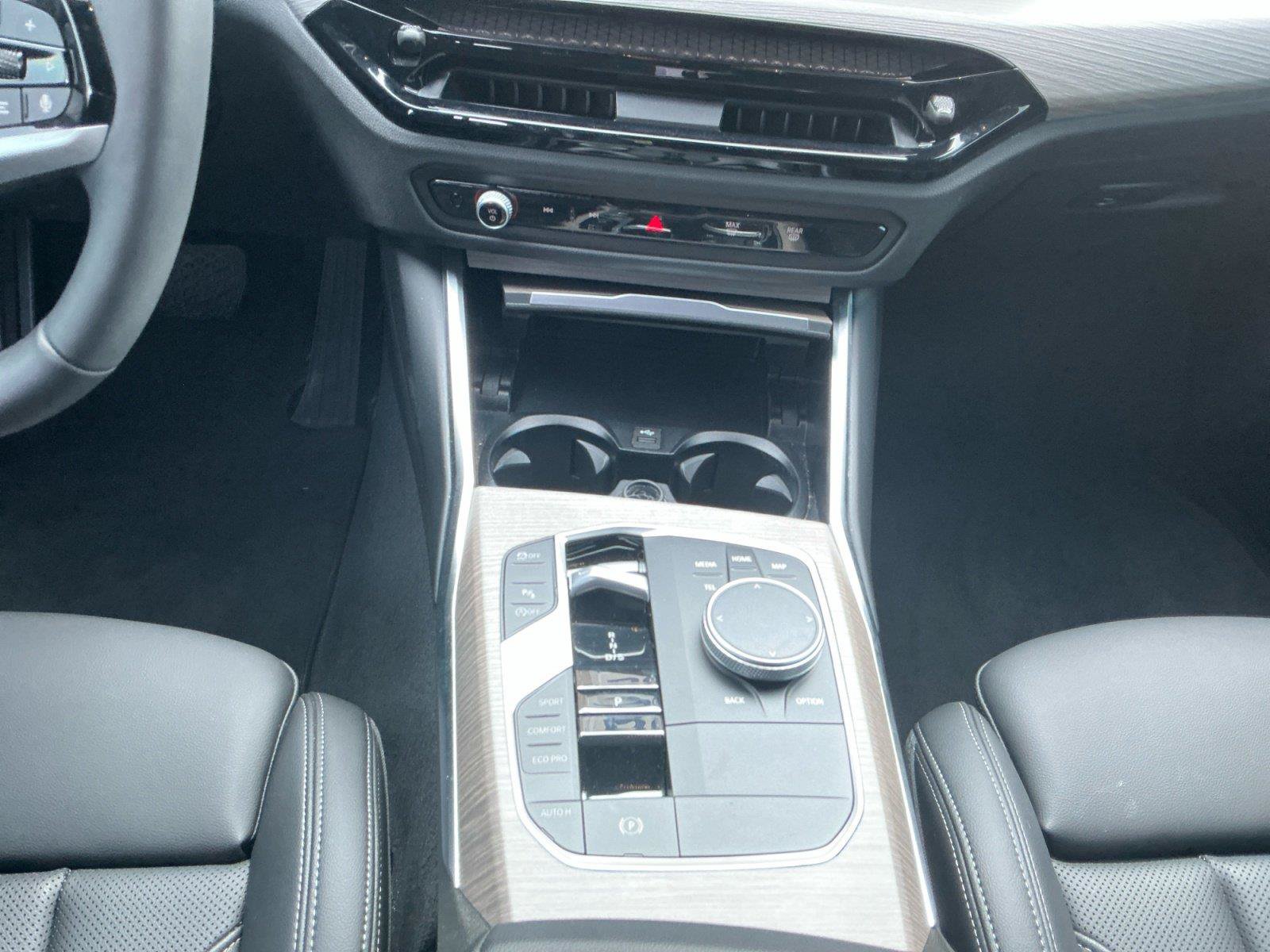 Used 2026 BMW 330i xDrive Sedan AWD/4WD image 13