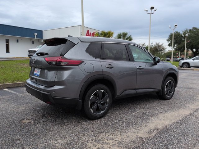 Used 2025 Nissan Rogue SV w/ SV Premium Package FWD image 4