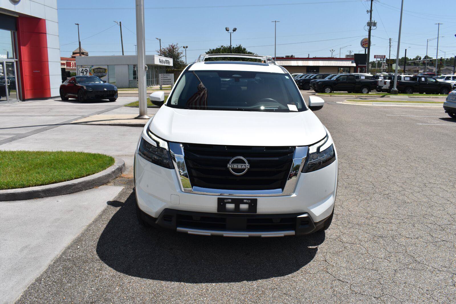 Used 2025 Nissan Pathfinder Platinum w/ Cargo Package FWD image 19