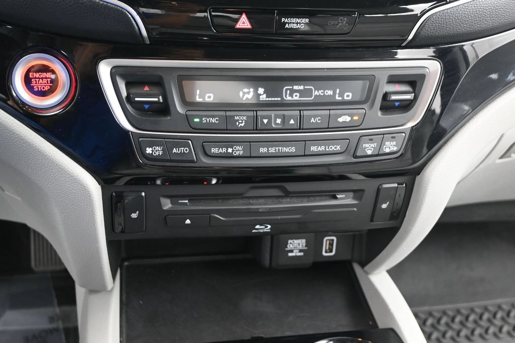 Certified 2019 Honda Pilot Touring image 16
