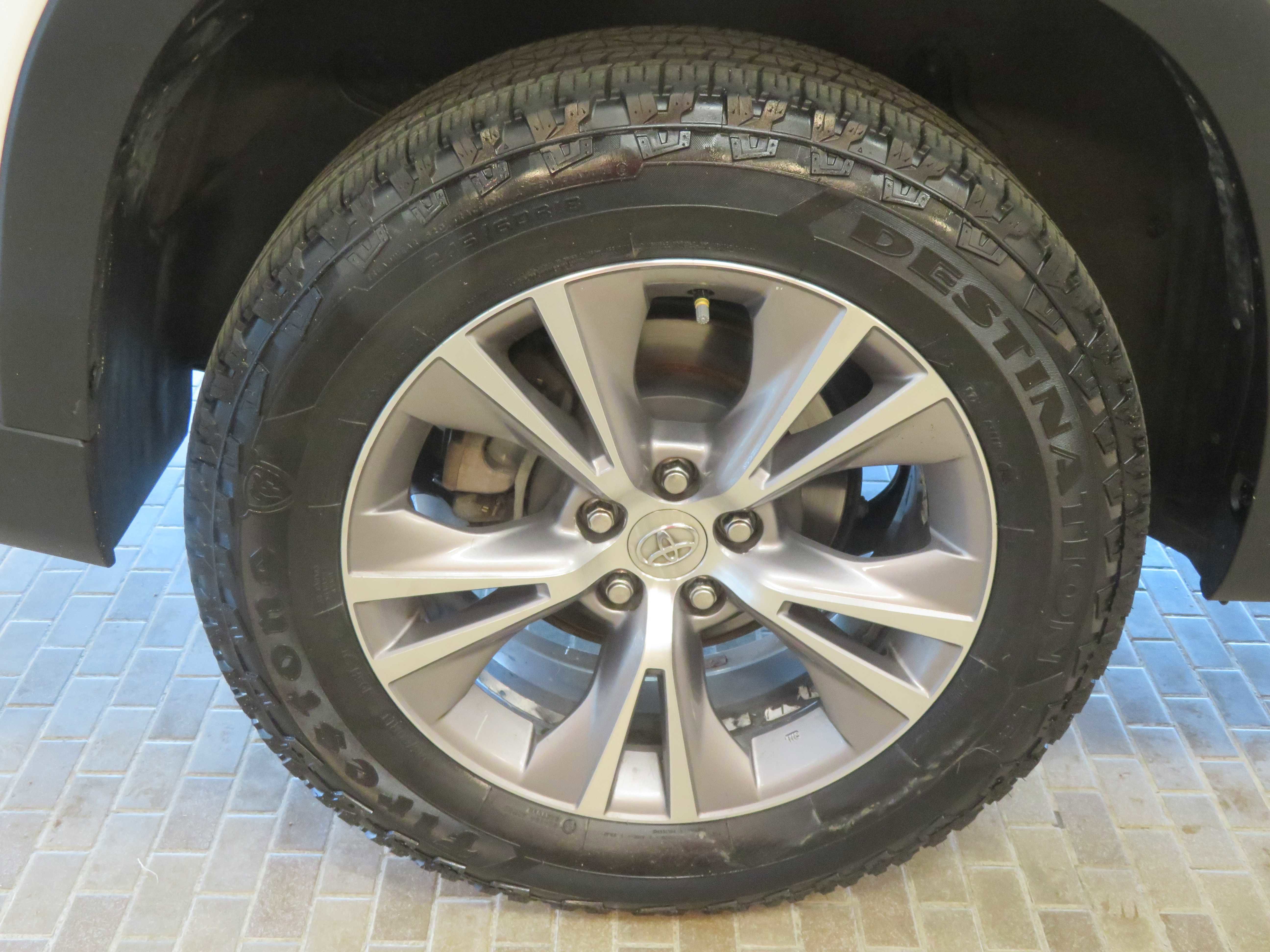 Used 2014 Toyota Highlander Plus FWD image 9