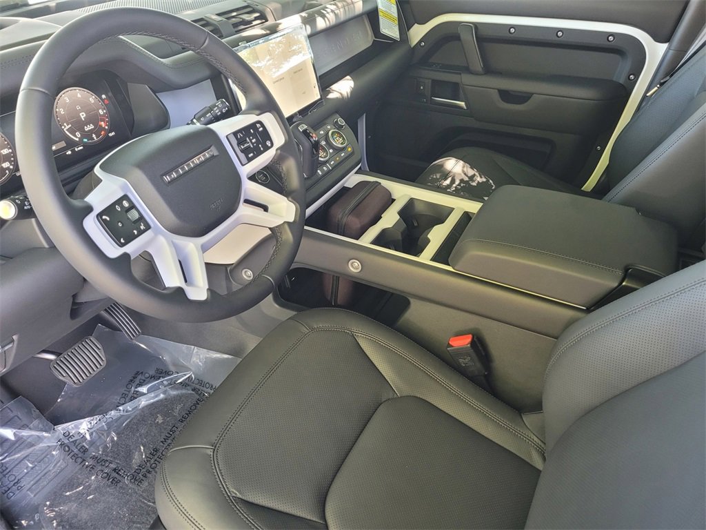 New 2025 Land Rover Defender 110 X-Dynamic SE image 13