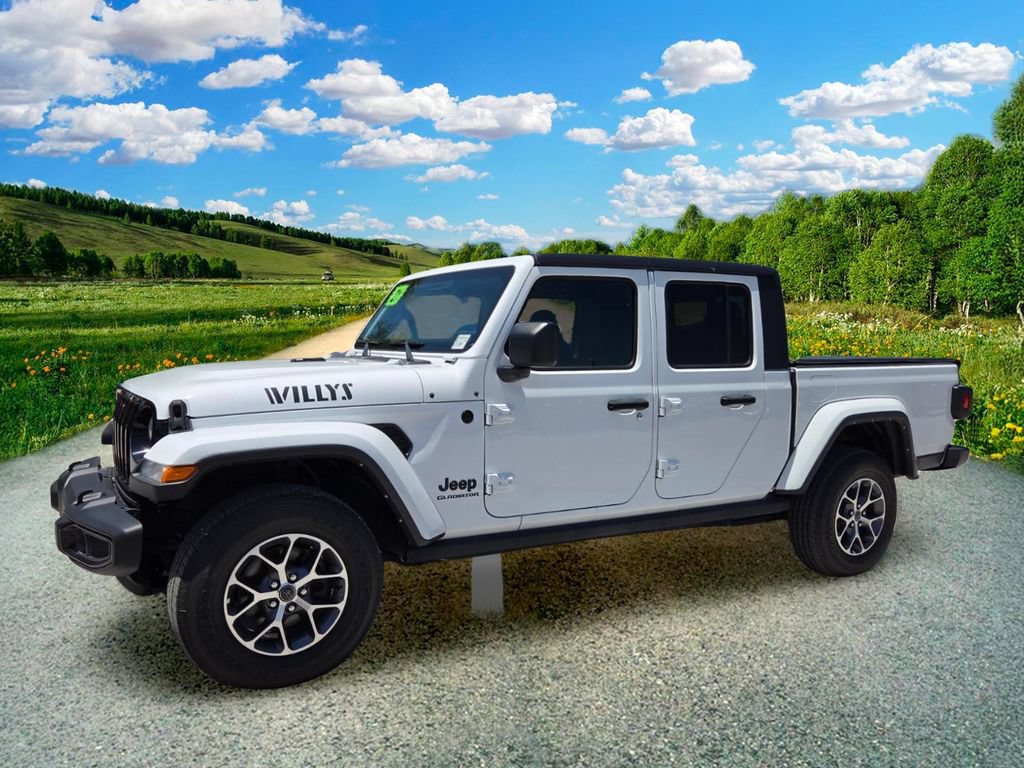 Used 2021 Jeep Gladiator Sport AWD/4WD image 2