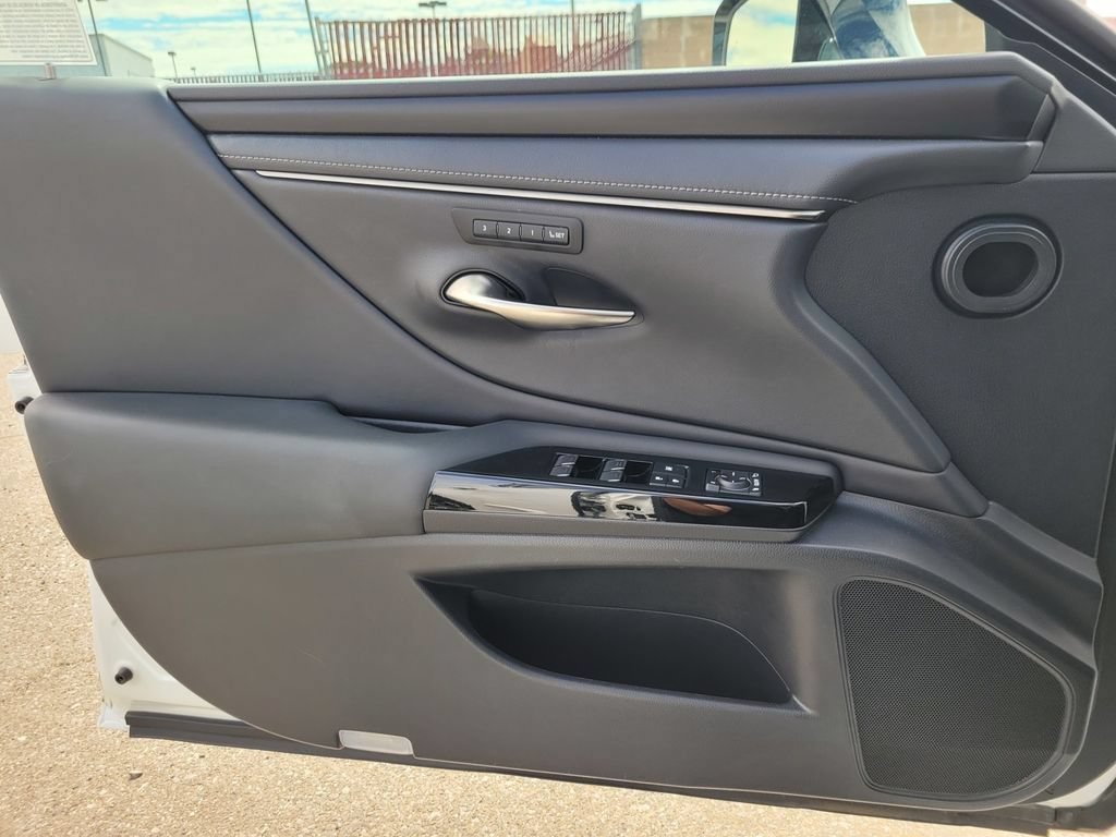 Used 2022 Lexus ES 300h w/ Premium Package FWD image 39
