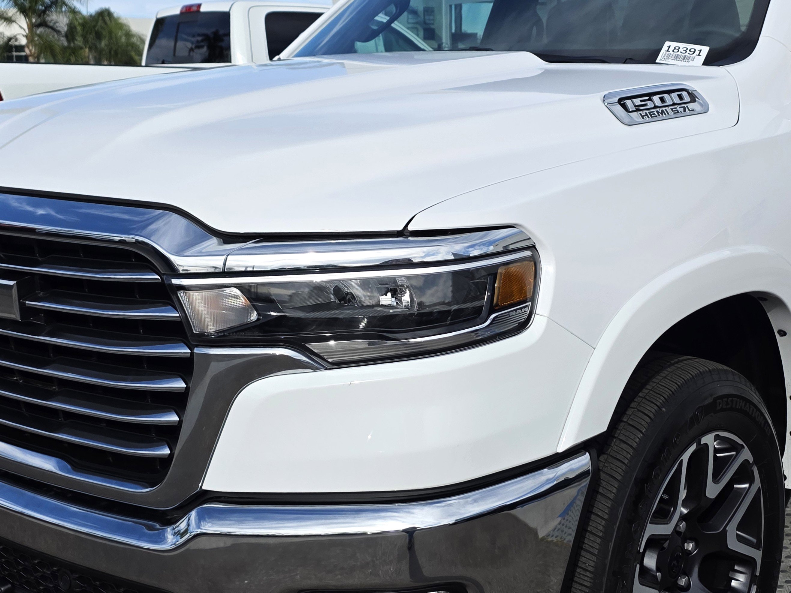 Certified 2025 RAM 1500 Laramie AWD/4WD image 8