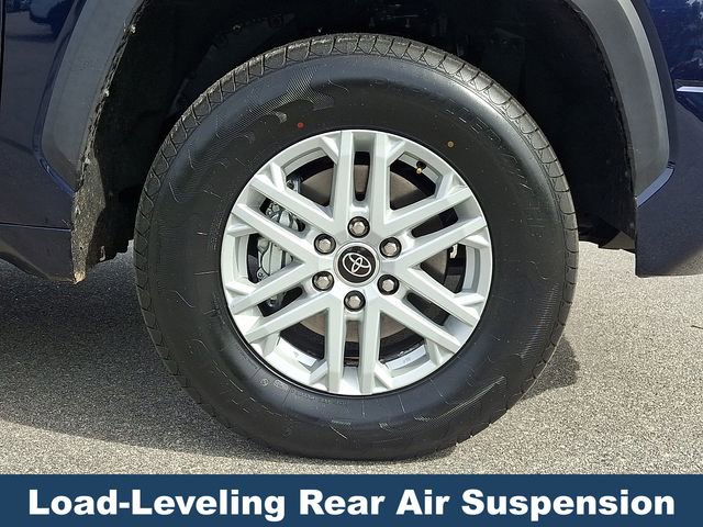 Used 2022 Toyota Tundra SR5 w/ SR5 Premium Package RWD image 10