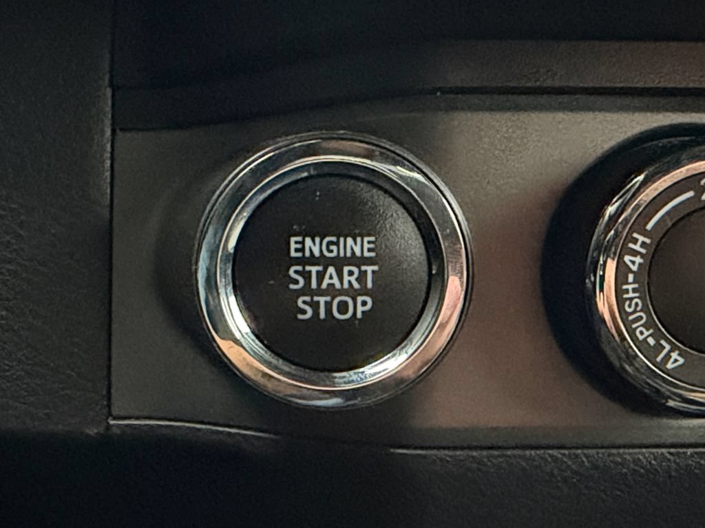 Used 2022 Toyota Tacoma TRD Off-Road w/ Technology Package AWD/4WD image 18