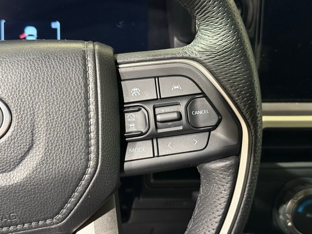 Certified 2025 Toyota Tacoma TRD Off-Road AWD/4WD image 22