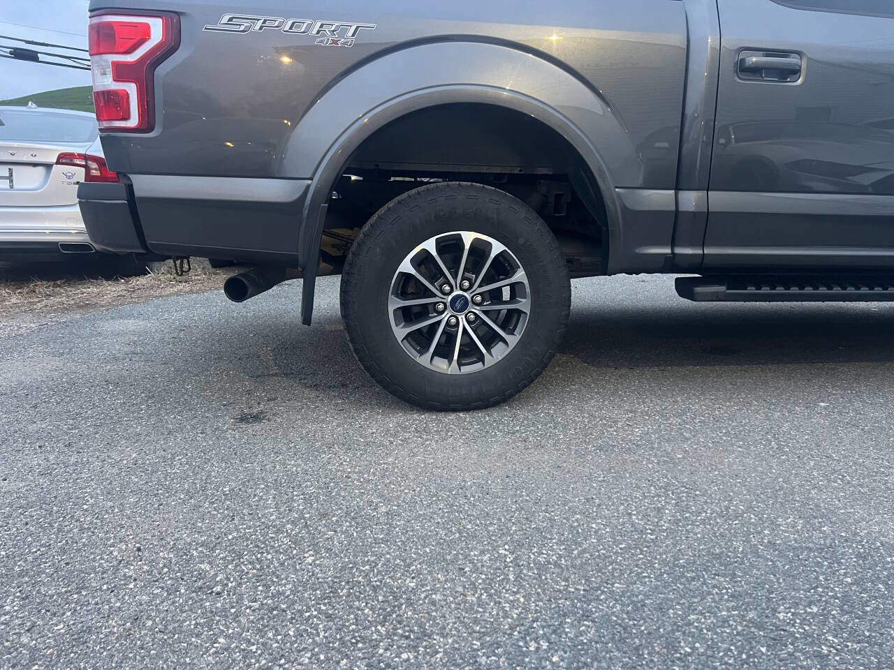 Used 2020 Ford F150 XLT w/ Equipment Group 302A Luxury AWD/4WD image 34
