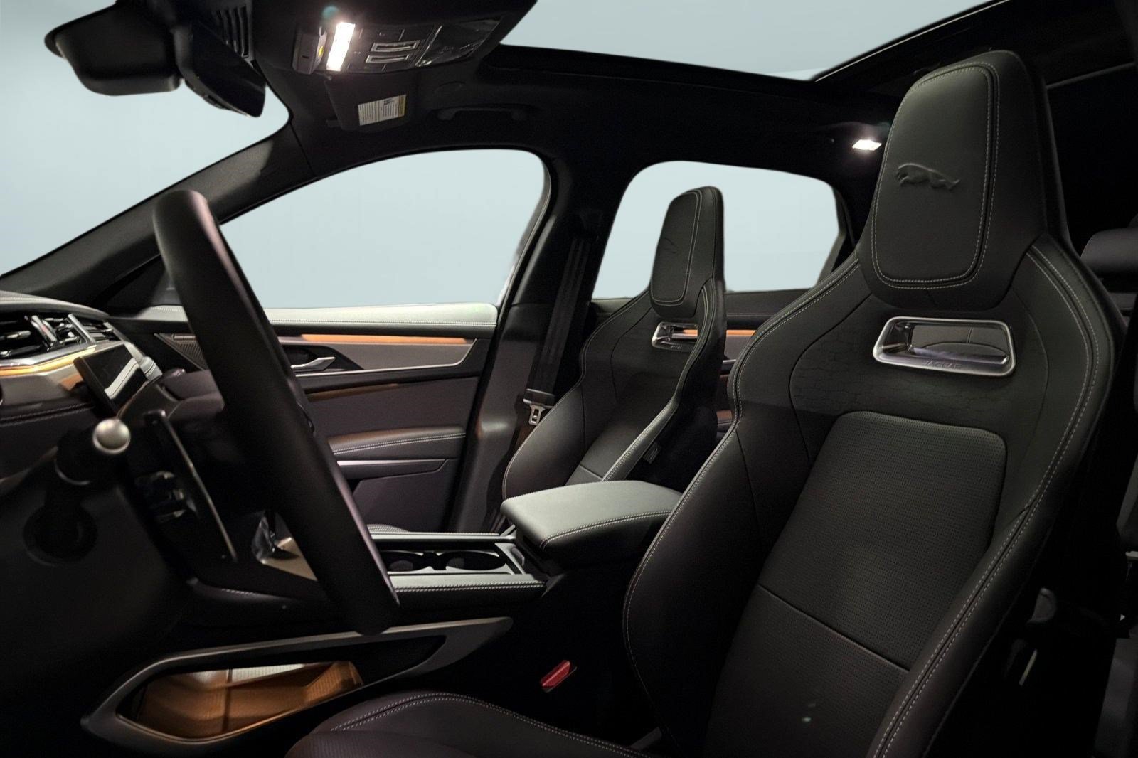 New 2026 Jaguar F-PACE R-Dynamic S AWD/4WD image 5