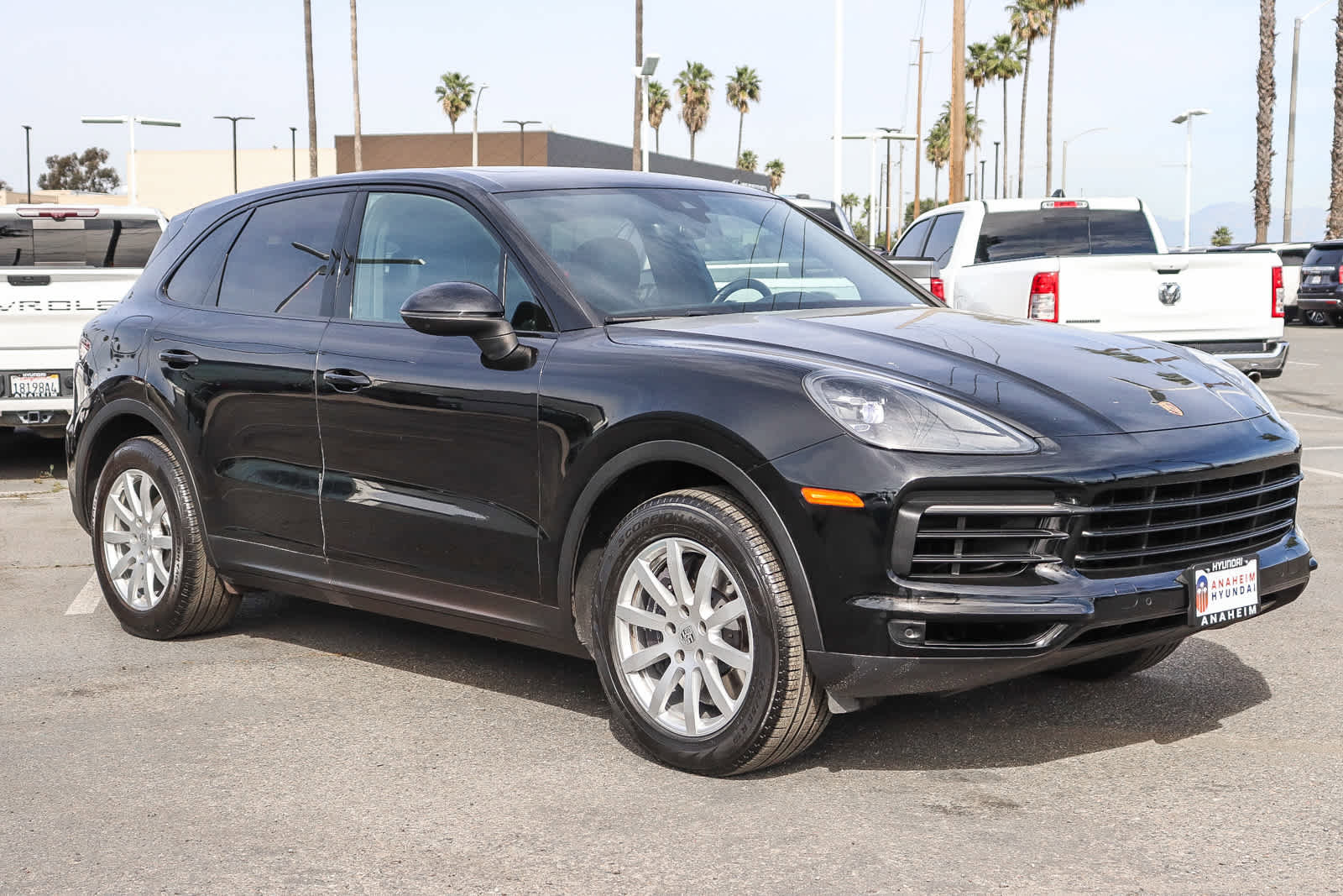 Used 2021 Porsche Cayenne w/ Driver Memory Package image 3