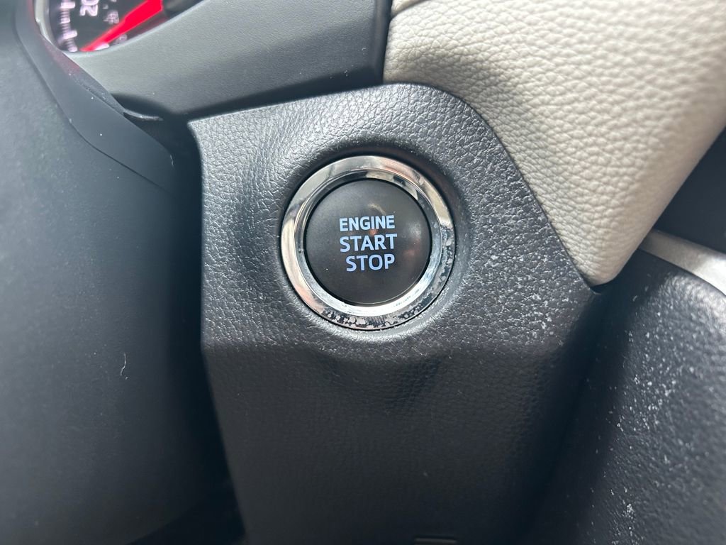 Used 2022 Toyota RAV4 XLE Premium image 20