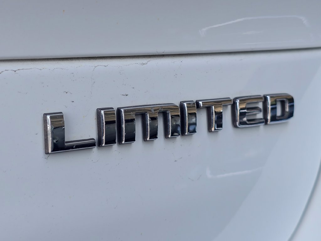 Used 2023 Jeep Grand Cherokee L Limited w/ Luxury Tech Group II AWD/4WD image 11