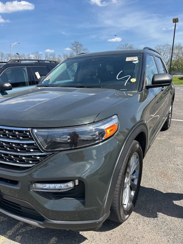 Used 2022 Ford Explorer XLT w/ Equipment Group 202A image 10