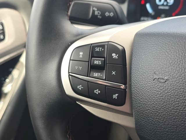 Used 2025 Ford Explorer Active RWD image 37