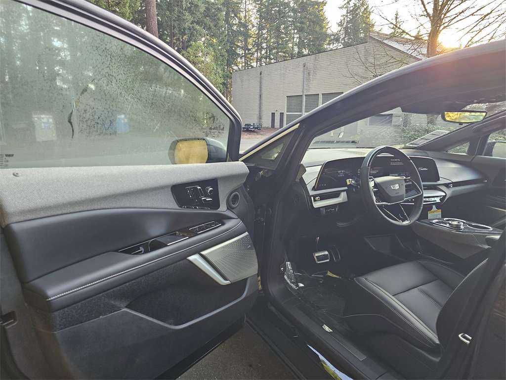 New 2026 Cadillac Optiq Luxury 1 image 20