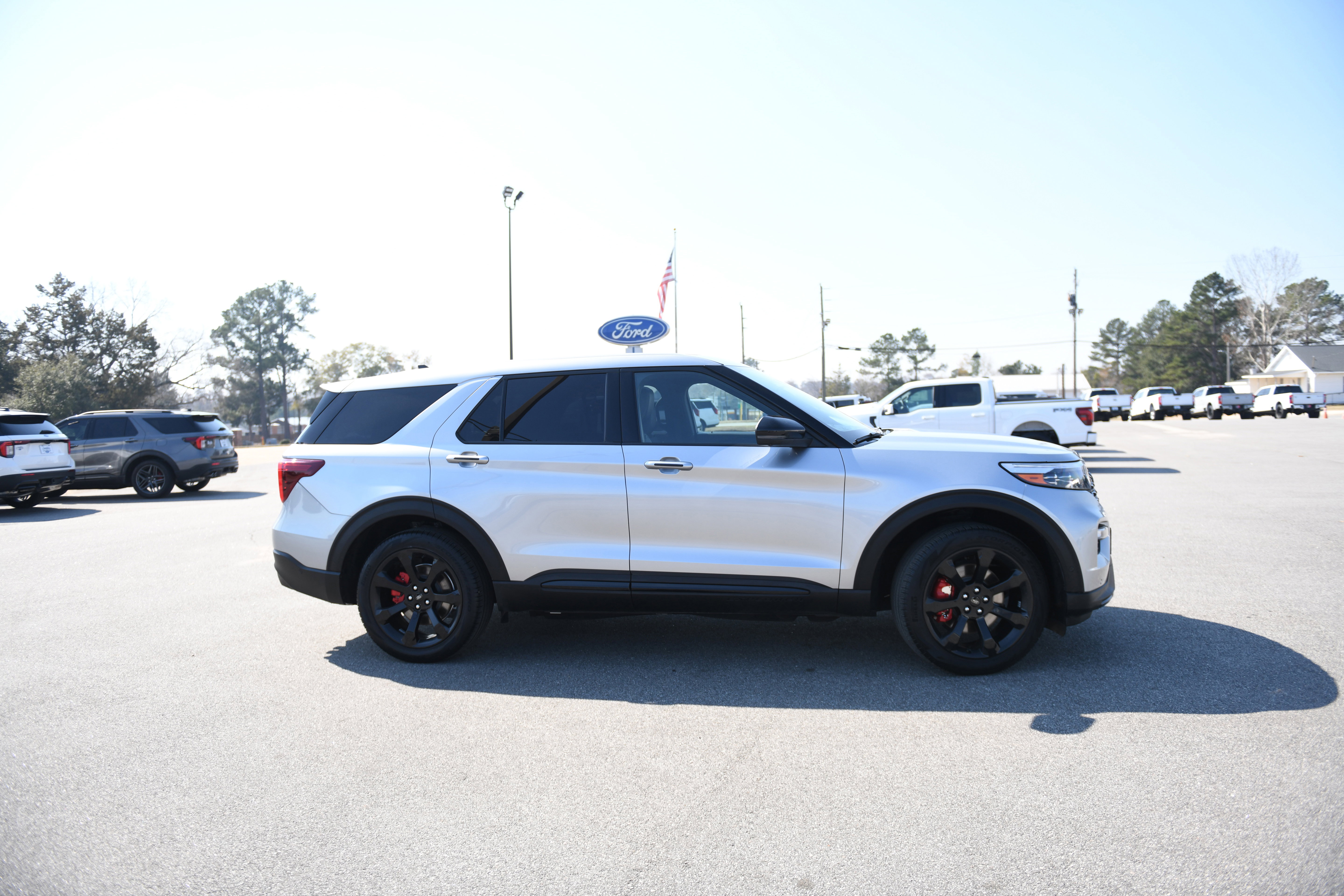 Used 2021 Ford Explorer ST w/ Equipment Group 401A image 2