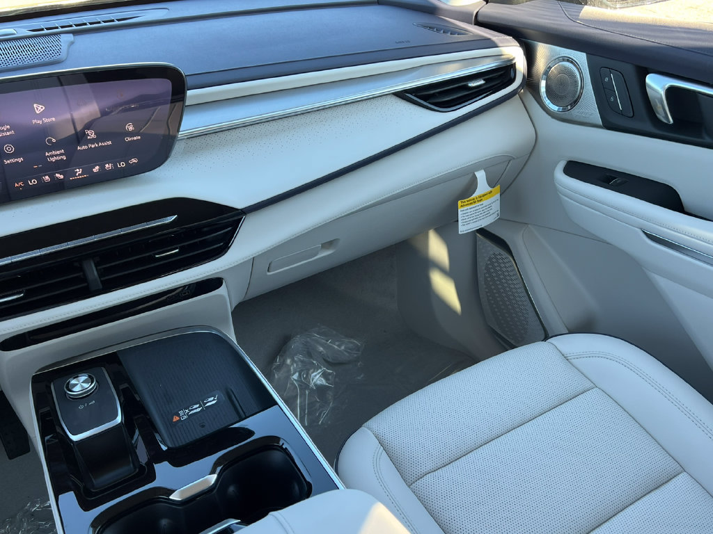 New 2027 Buick Enclave Avenir w/ LPO, Illumination Package AWD/4WD image 35