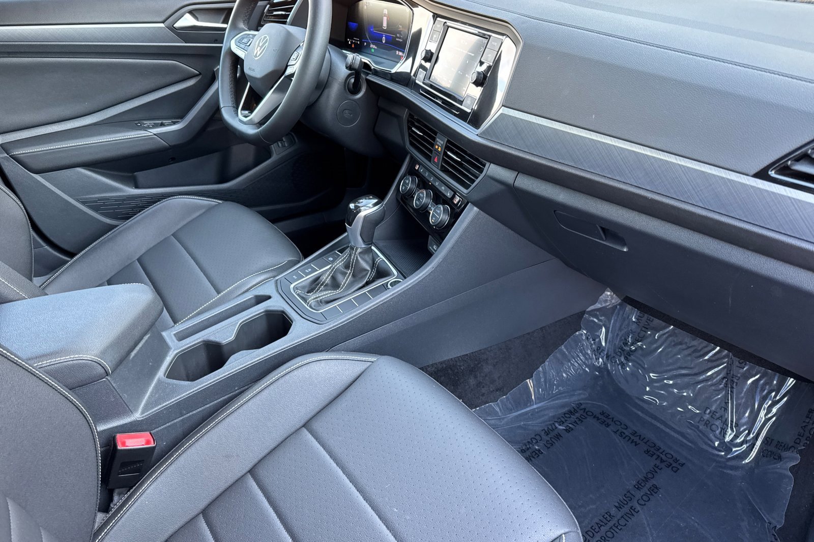 Used 2024 Volkswagen Jetta SE image 17