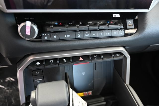 New 2026 Toyota Tundra Limited AWD/4WD image 18