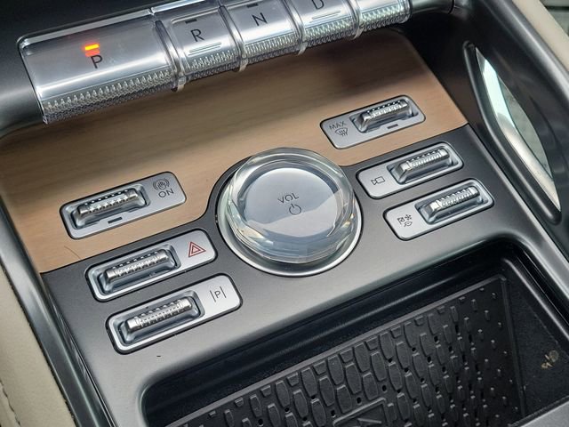 Used 2024 Lincoln Nautilus Reserve image 29