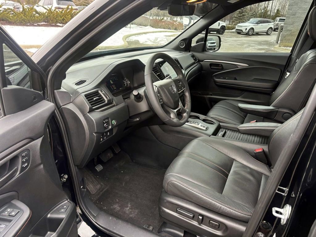 Used 2023 Honda Passport TrailSport image 25