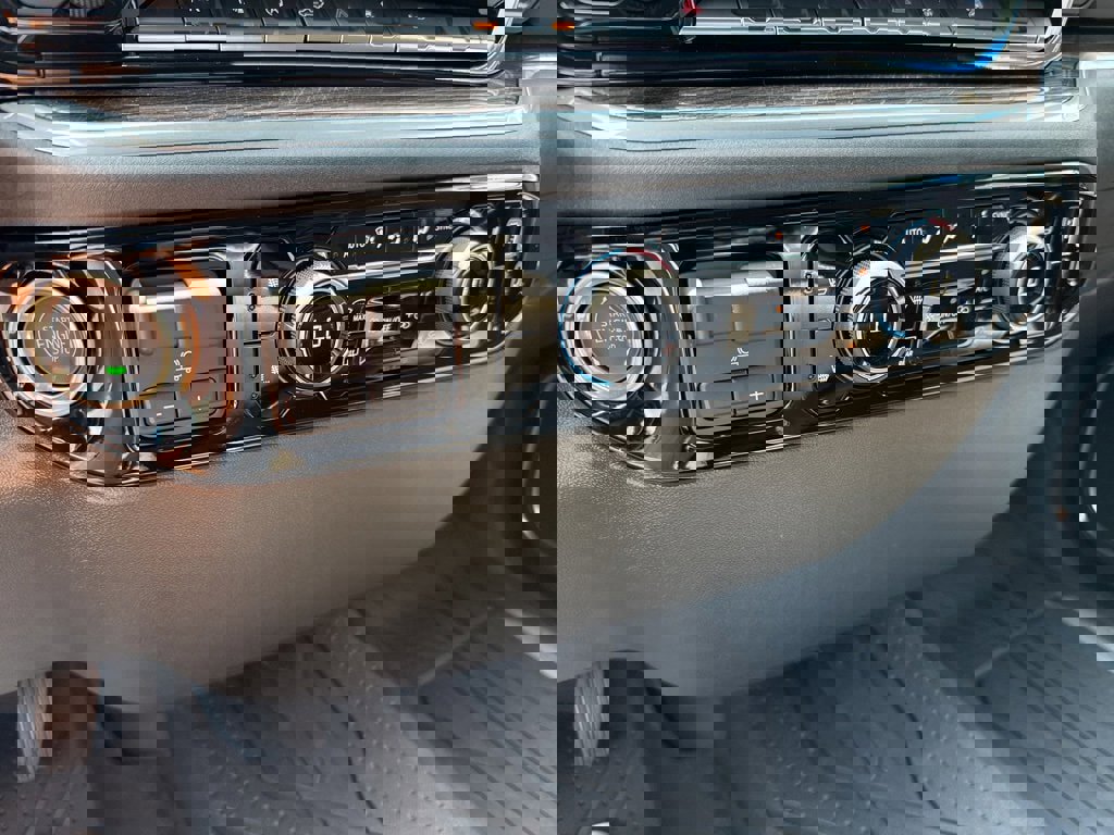 New 2025 Chevrolet Silverado 1500 LT w/ Safety Package image 24