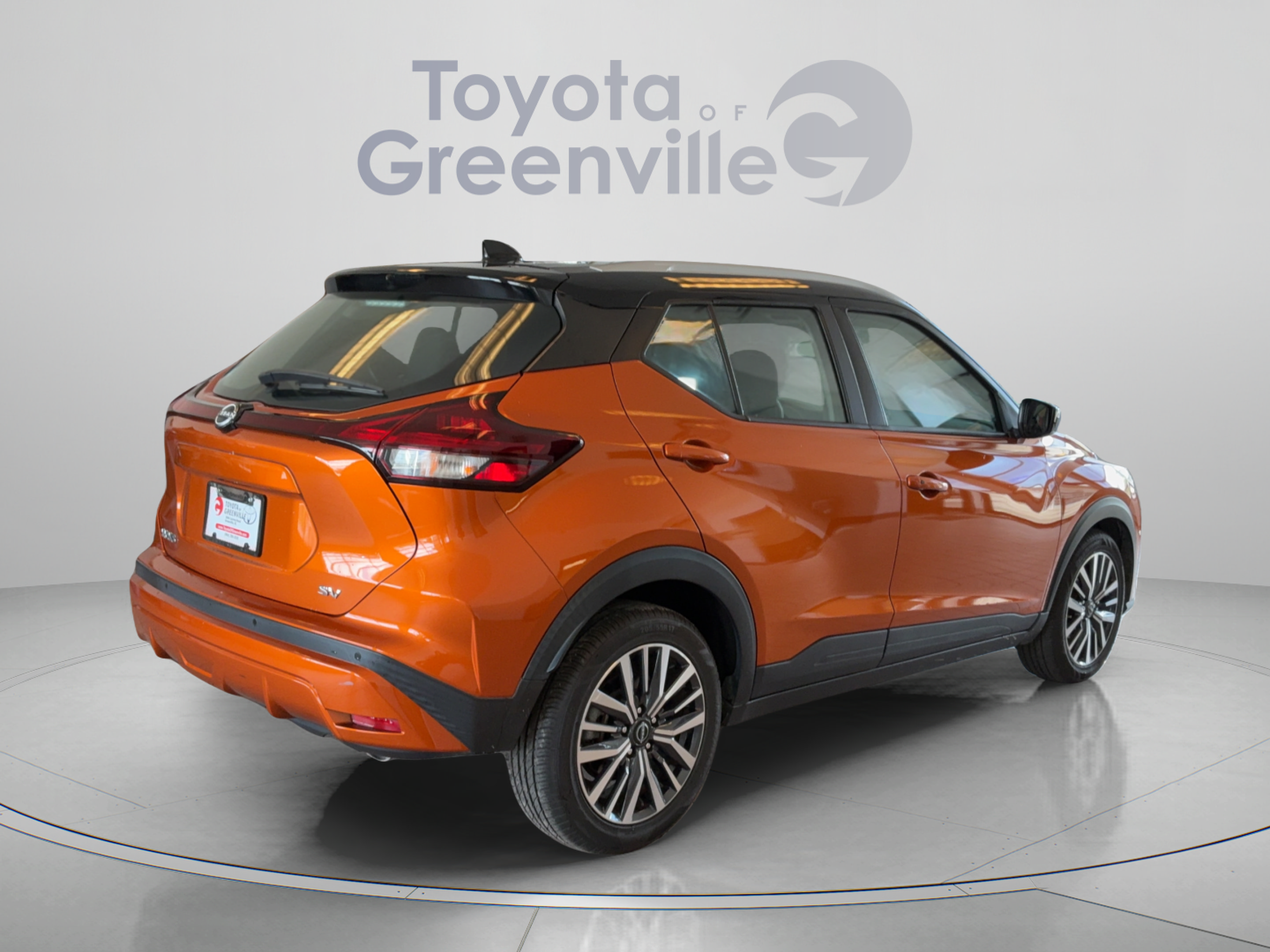 Used 2023 Nissan Kicks SV FWD image 6
