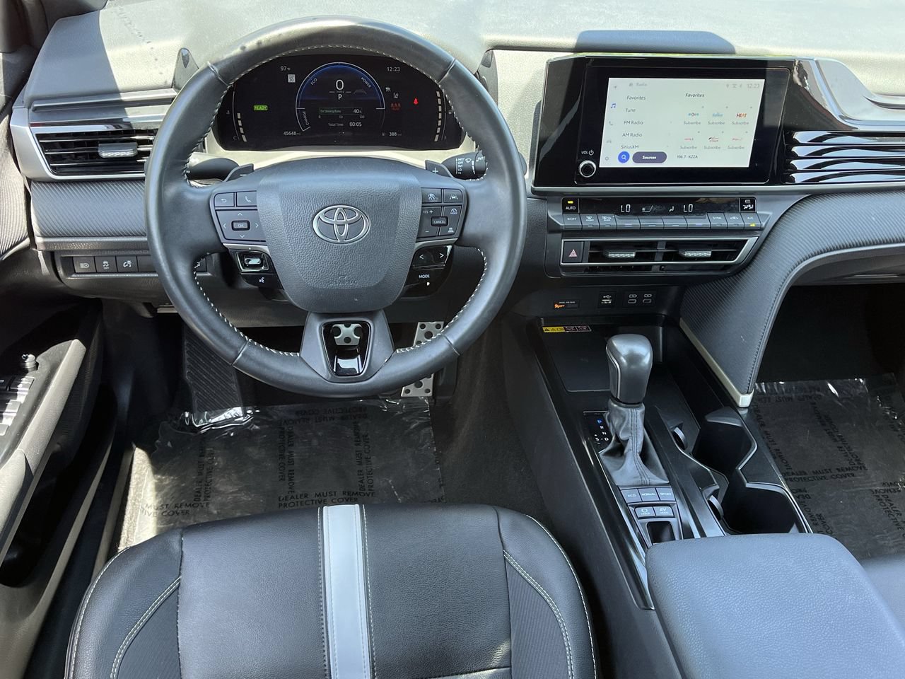 Used 2025 Toyota Camry SE FWD image 10