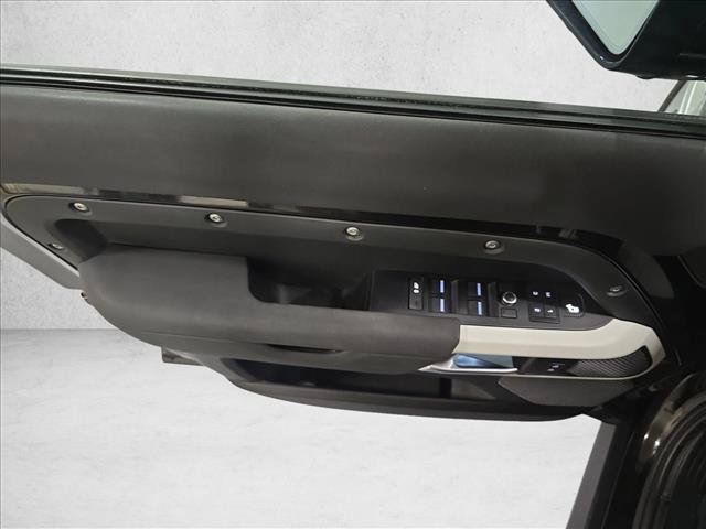 Used 2020 Land Rover Defender 110 SE AWD/4WD image 27