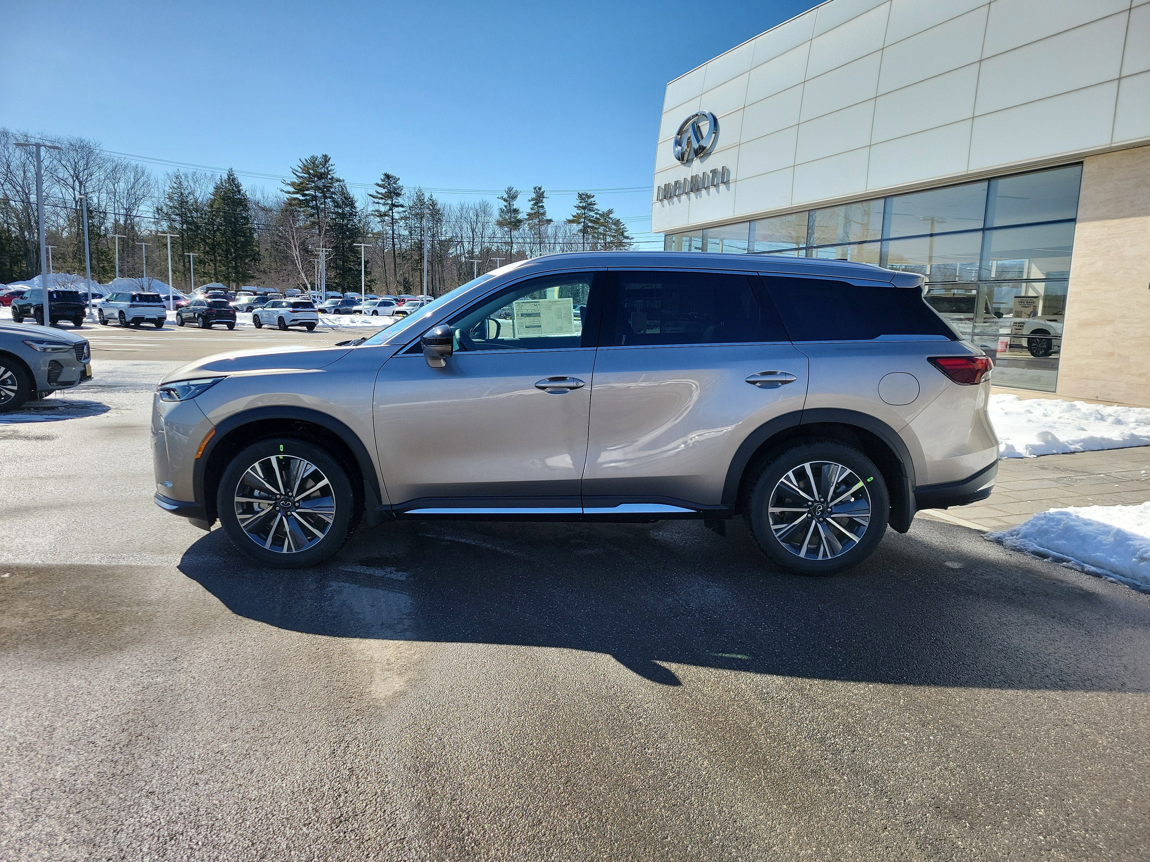 New 2026 INFINITI QX60 Luxe w/ Cargo Package image 2