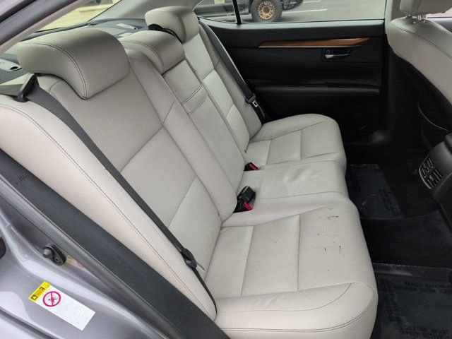 Used 2015 Lexus ES 300h w/ Navigation System Package FWD image 33