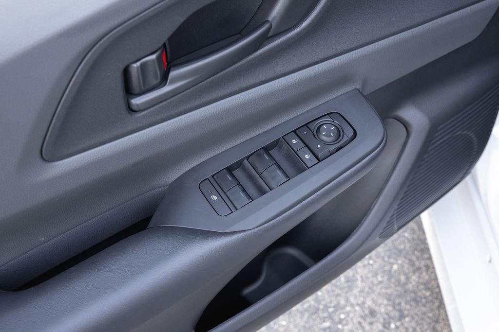 Used 2025 Toyota Prius LE image 9