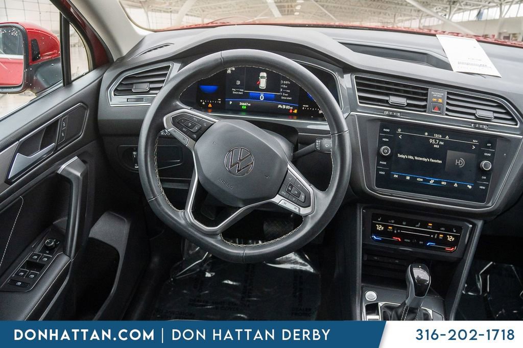 Used 2023 Volkswagen Tiguan SE image 4