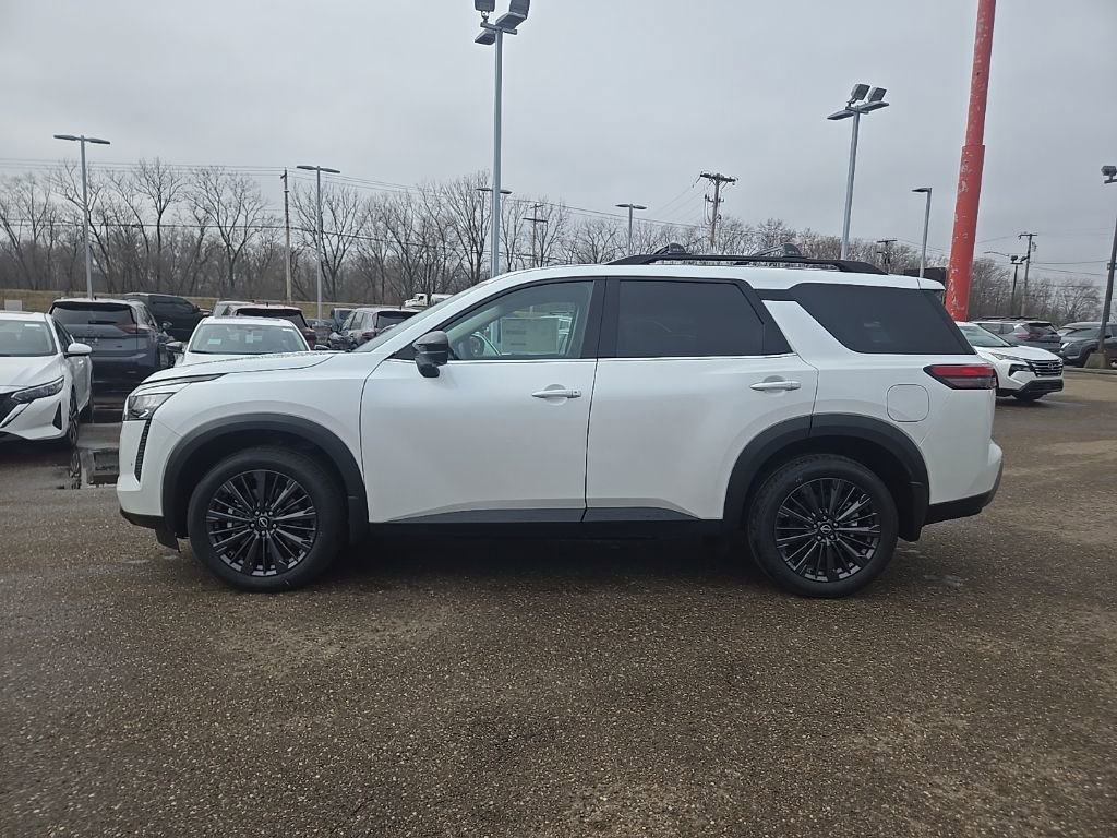 New 2026 Nissan Pathfinder SL image 4