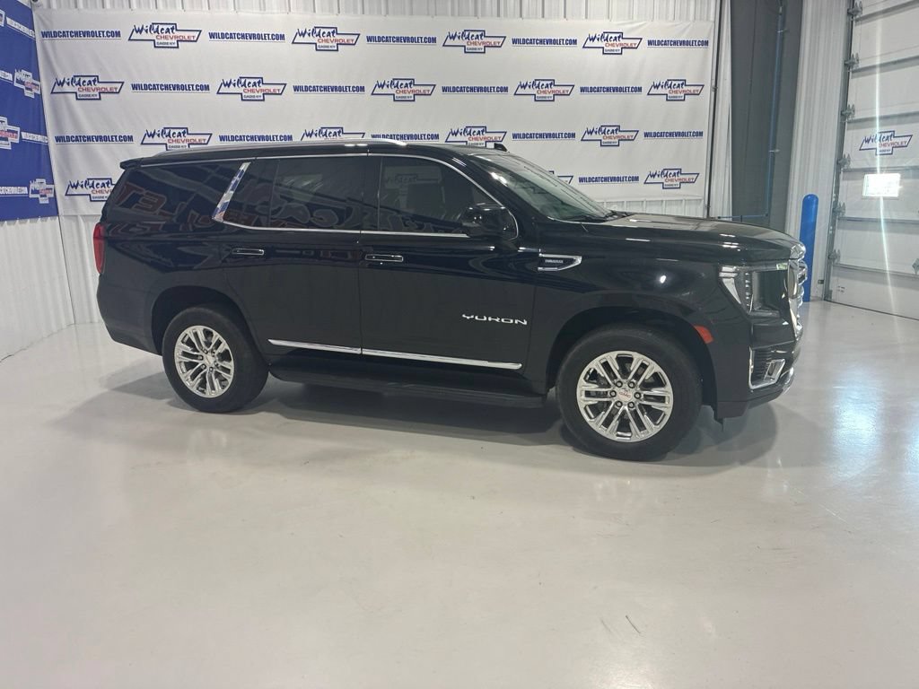 Used 2021 GMC Yukon SLT w/ SLT Premium Package AWD/4WD image 7