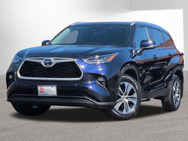 Certified 2025 Toyota Highlander XLE AWD/4WD image 1