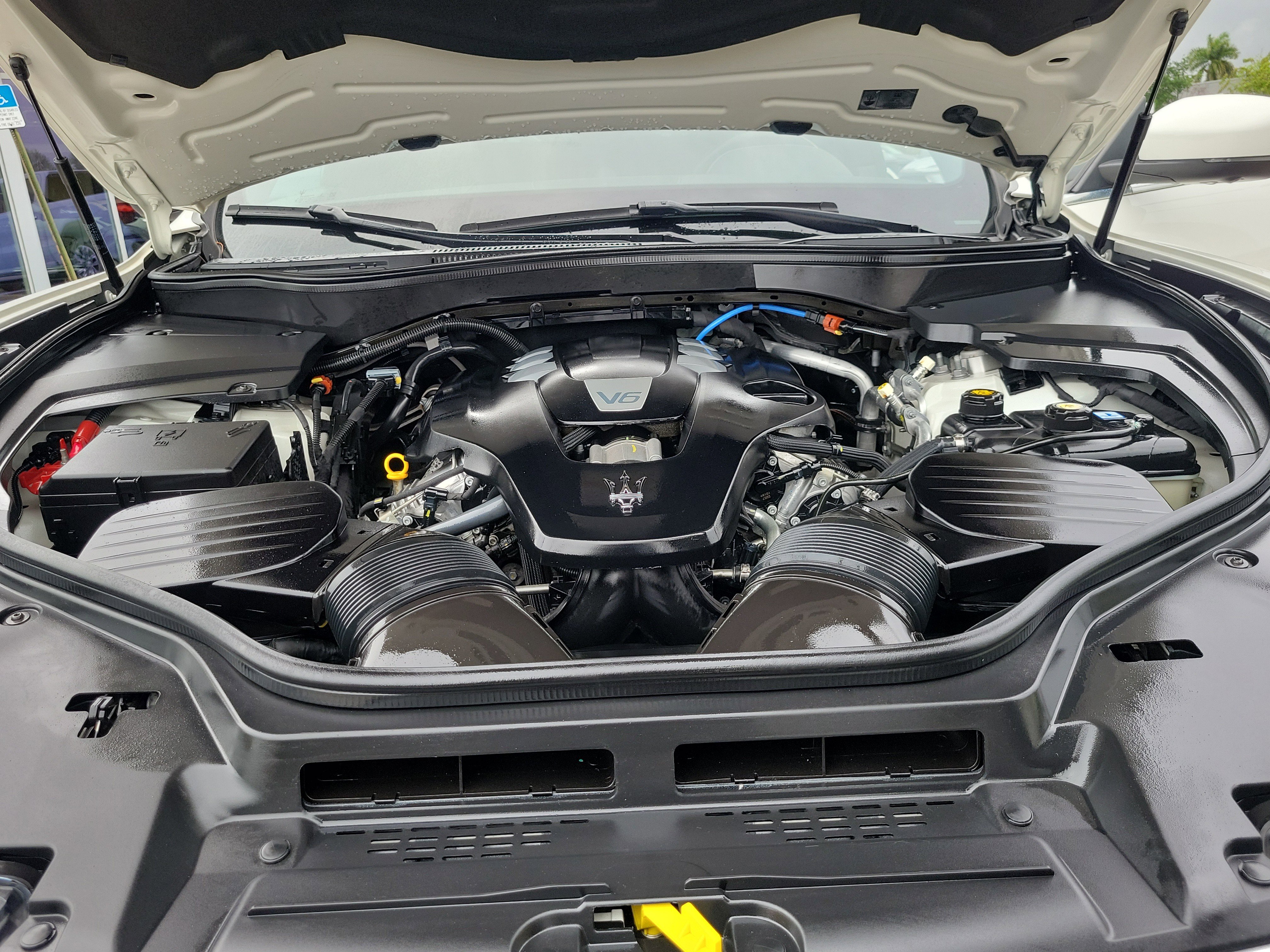 Used 2023 Maserati Levante GT image 32