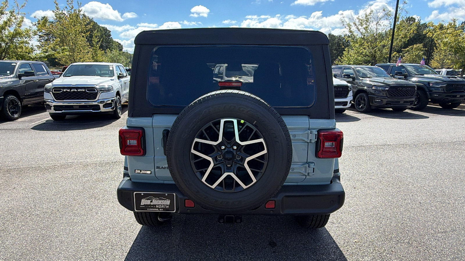 New 2027 Jeep Wrangler Unlimited Sahara AWD/4WD image 9