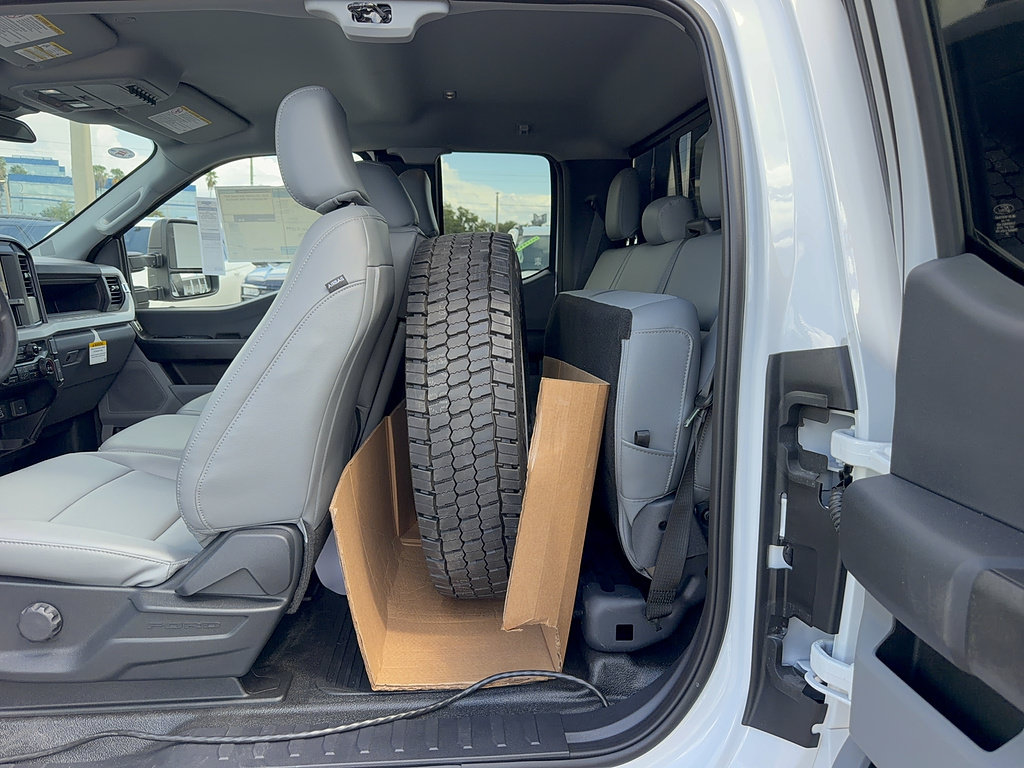 New 2026 Ford F550 4x4 Supercab Super Duty image 22